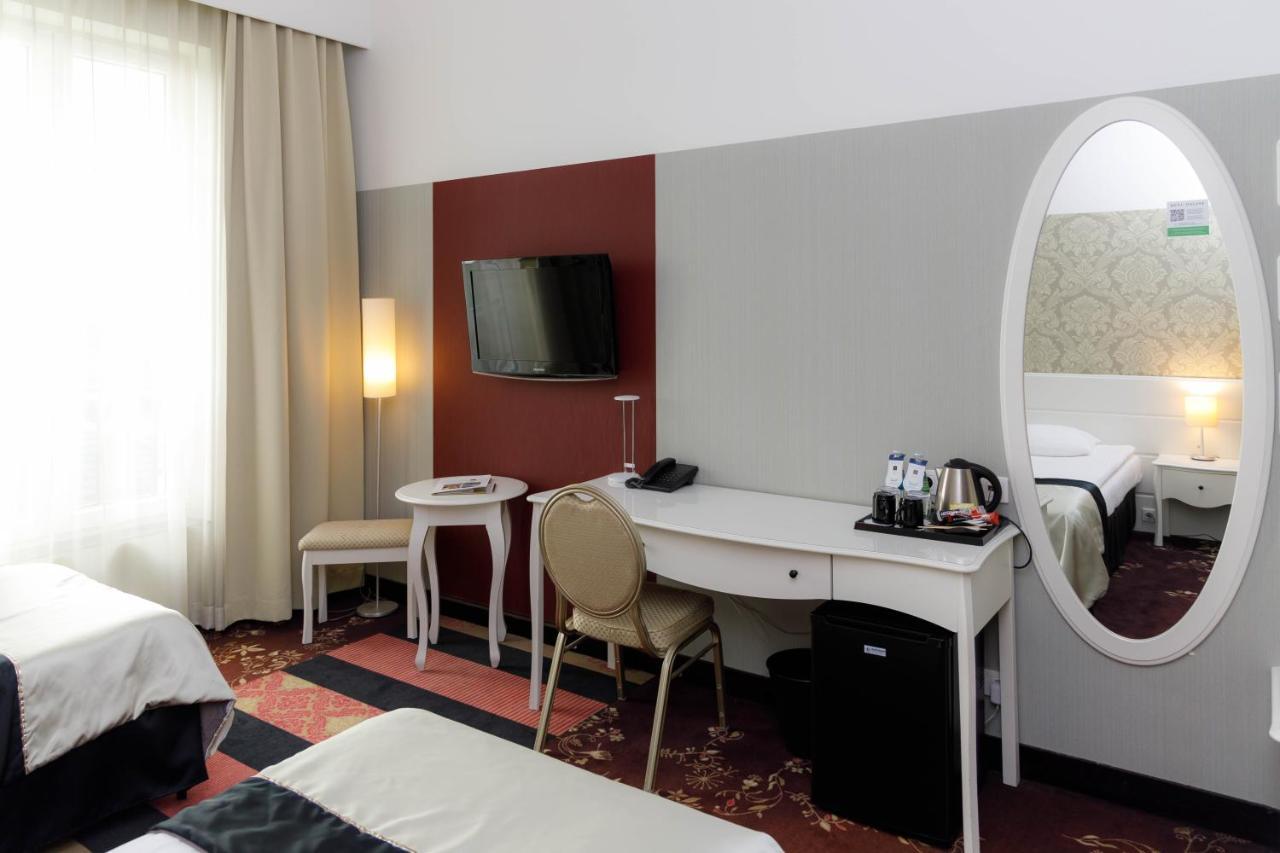 Hotel Lamberton Ołtarzew Esterno foto